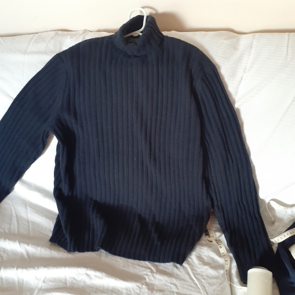 Men's Banana Republic Large Black Recycled Wool Ribbed Turtle Neck Sweater - Picture 1 of 14